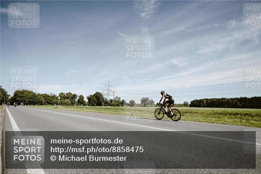 07.09.2025 - 19. Norderstedt Triathlon Michael Burmester http://msf.ph/oto/8858475 07.09.2025 12:32:58 Radfahren  meine-sportfotos.de