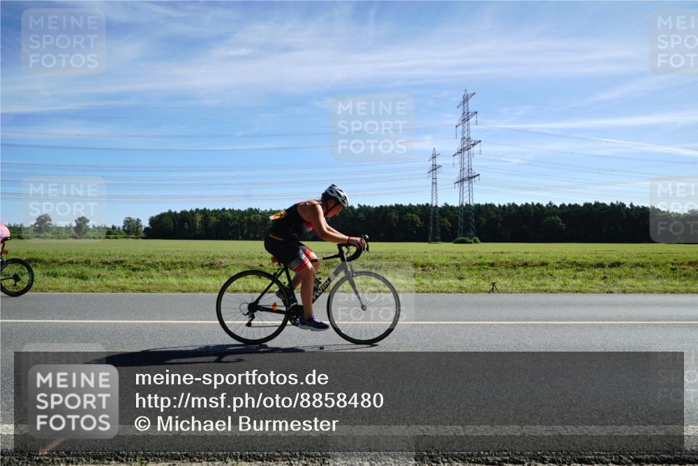 07.09.2025 - 19. Norderstedt Triathlon Michael Burmester http://msf.ph/oto/8858480 07.09.2025 11:30:07 Radfahren 768, 1197 meine-sportfotos.de