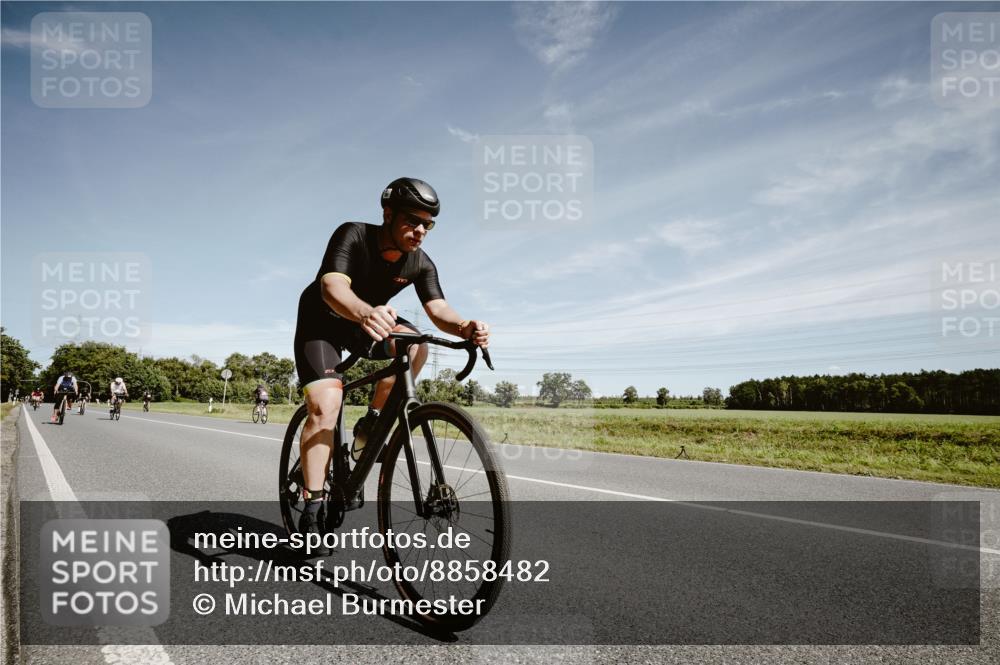 07.09.2025 - 19. Norderstedt Triathlon Michael Burmester http://msf.ph/oto/8858482 07.09.2025 12:33:03 Radfahren 739, 853, 1276 meine-sportfotos.de