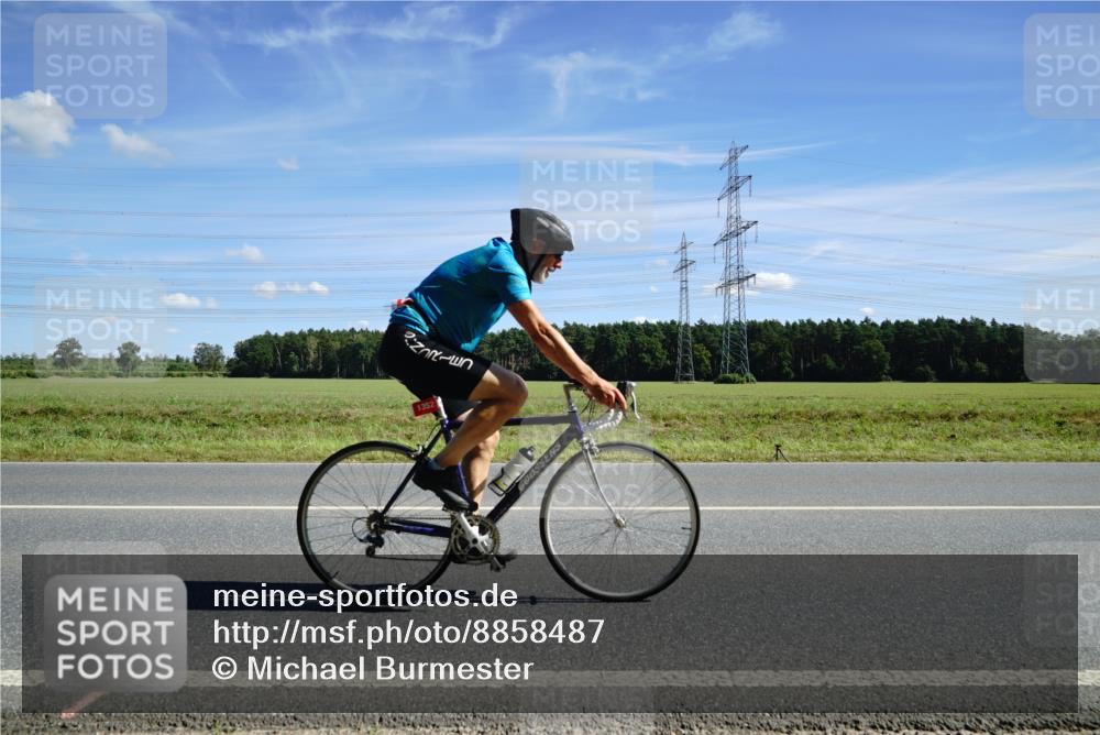 07.09.2025 - 19. Norderstedt Triathlon Michael Burmester http://msf.ph/oto/8858487 07.09.2025 13:11:54 Radfahren 841, 1352 meine-sportfotos.de