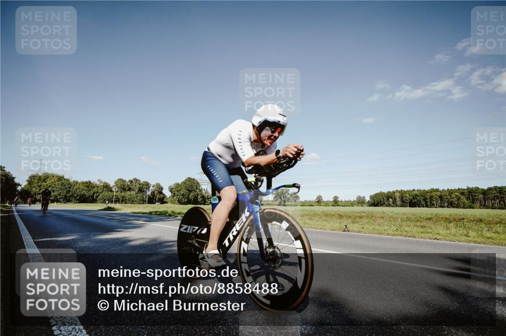 07.09.2025 - 19. Norderstedt Triathlon Michael Burmester http://msf.ph/oto/8858488 07.09.2025 15:40:16 Radfahren 868, 1497, 1526 meine-sportfotos.de