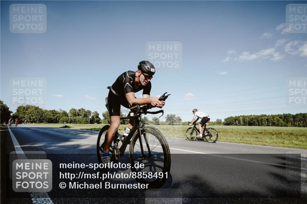 07.09.2025 - 19. Norderstedt Triathlon Michael Burmester http://msf.ph/oto/8858491 07.09.2025 15:40:18 Radfahren 501, 868, 1497, 1526 meine-sportfotos.de