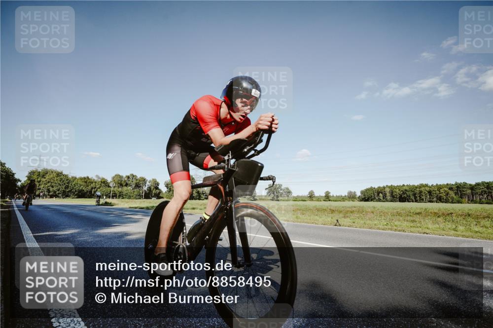 07.09.2025 - 19. Norderstedt Triathlon Michael Burmester http://msf.ph/oto/8858495 07.09.2025 15:40:21 Radfahren 501, 886, 890 meine-sportfotos.de