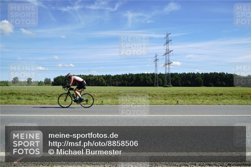 07.09.2025 - 19. Norderstedt Triathlon Michael Burmester http://msf.ph/oto/8858506 07.09.2025 13:12:05 Radfahren  meine-sportfotos.de