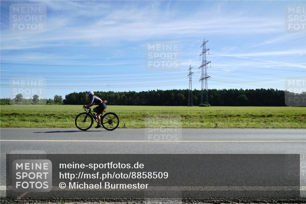 07.09.2025 - 19. Norderstedt Triathlon Michael Burmester http://msf.ph/oto/8858509 07.09.2025 11:30:26 Radfahren  meine-sportfotos.de