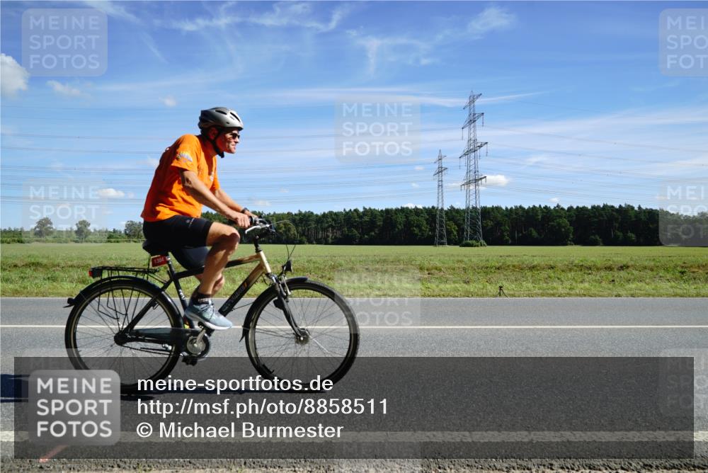 07.09.2025 - 19. Norderstedt Triathlon Michael Burmester http://msf.ph/oto/8858511 07.09.2025 13:12:17 Radfahren 1304 meine-sportfotos.de