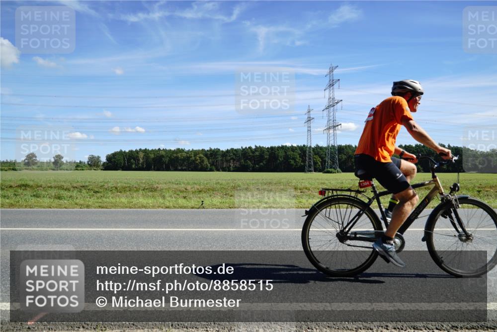 07.09.2025 - 19. Norderstedt Triathlon Michael Burmester http://msf.ph/oto/8858515 07.09.2025 13:12:18 Radfahren 1304 meine-sportfotos.de