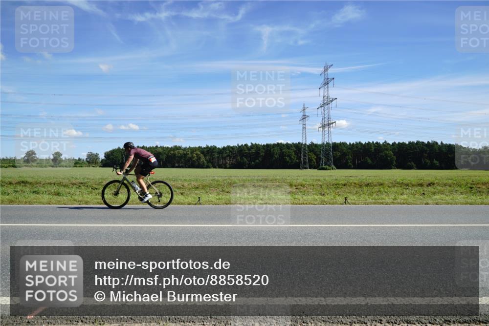 07.09.2025 - 19. Norderstedt Triathlon Michael Burmester http://msf.ph/oto/8858520 07.09.2025 13:12:42 Radfahren  meine-sportfotos.de
