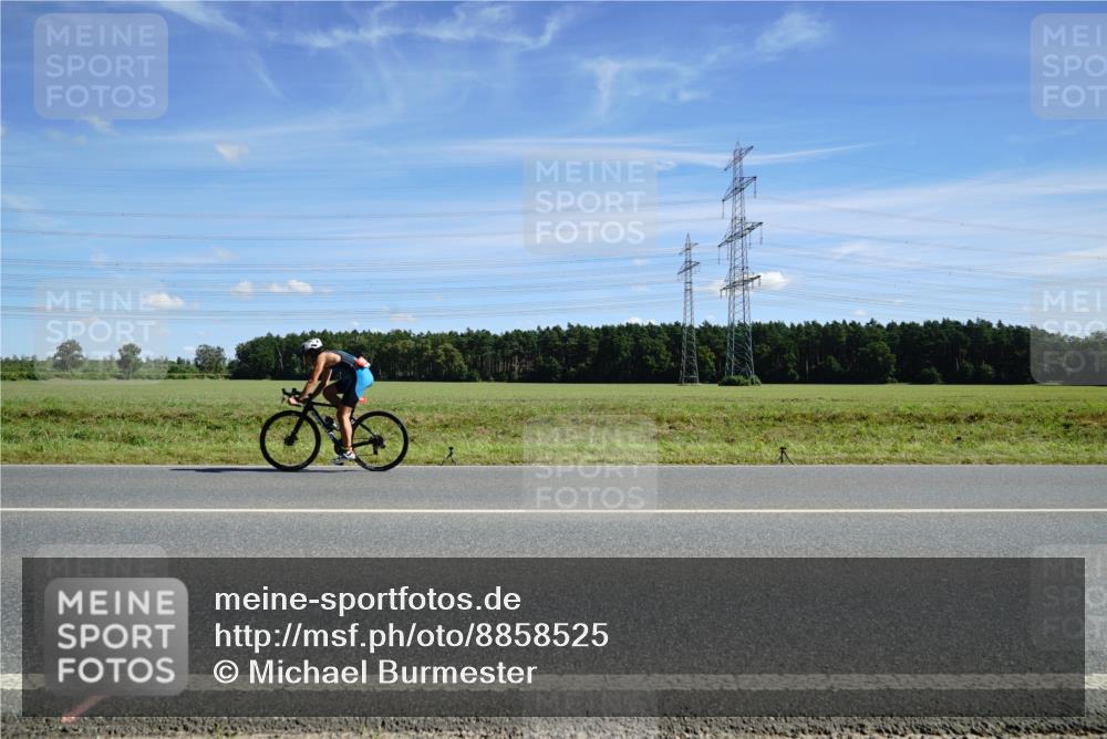 07.09.2025 - 19. Norderstedt Triathlon Michael Burmester http://msf.ph/oto/8858525 07.09.2025 13:12:47 Radfahren 316 meine-sportfotos.de
