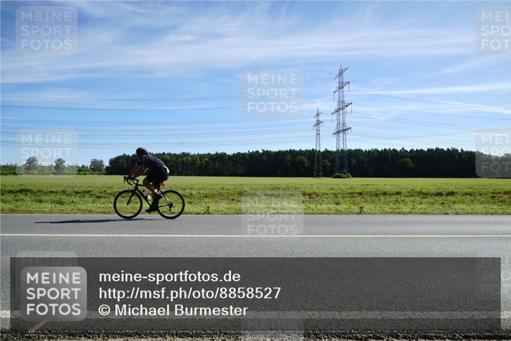 07.09.2025 - 19. Norderstedt Triathlon Michael Burmester http://msf.ph/oto/8858527 07.09.2025 11:30:31 Radfahren  meine-sportfotos.de