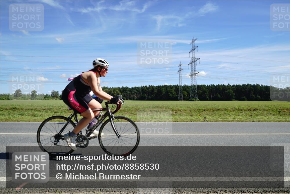 07.09.2025 - 19. Norderstedt Triathlon Michael Burmester http://msf.ph/oto/8858530 07.09.2025 13:12:50 Radfahren 316 meine-sportfotos.de