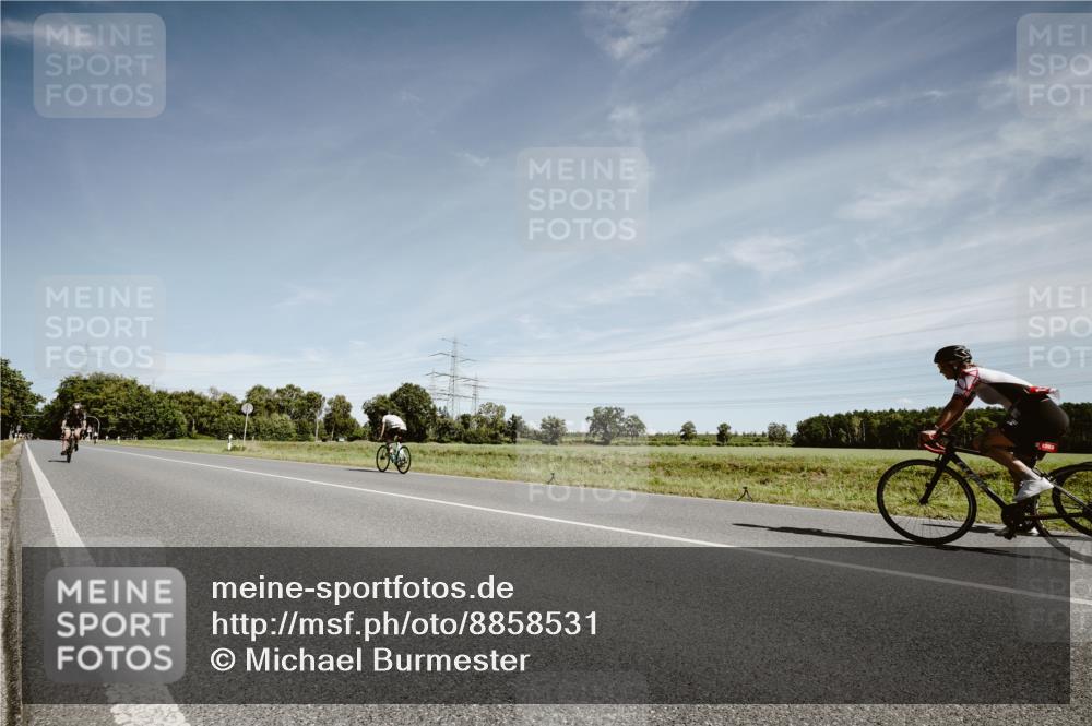 07.09.2025 - 19. Norderstedt Triathlon Michael Burmester http://msf.ph/oto/8858531 07.09.2025 12:33:27 Radfahren 1392 meine-sportfotos.de