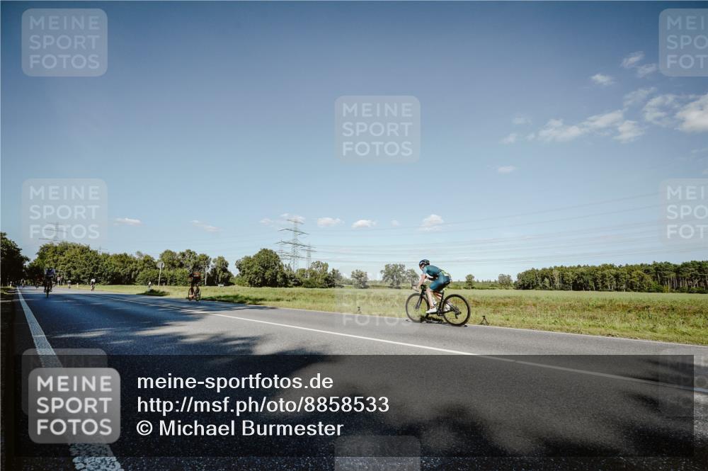 07.09.2025 - 19. Norderstedt Triathlon Michael Burmester http://msf.ph/oto/8858533 07.09.2025 15:40:33 Radfahren 376, 510, 537, 1522 meine-sportfotos.de
