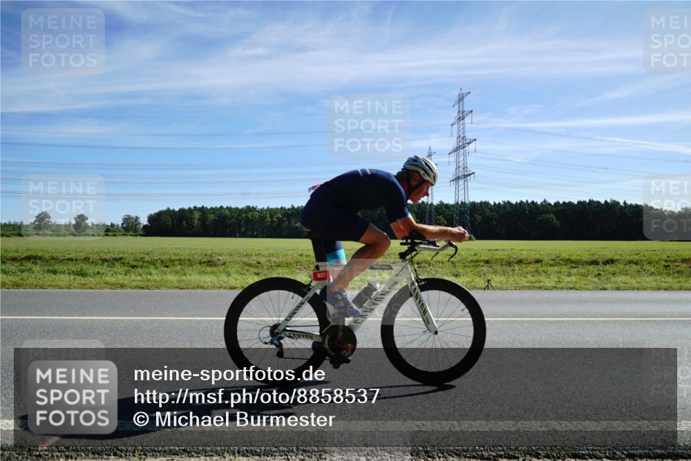 07.09.2025 - 19. Norderstedt Triathlon Michael Burmester http://msf.ph/oto/8858537 07.09.2025 11:30:41 Radfahren 837 meine-sportfotos.de