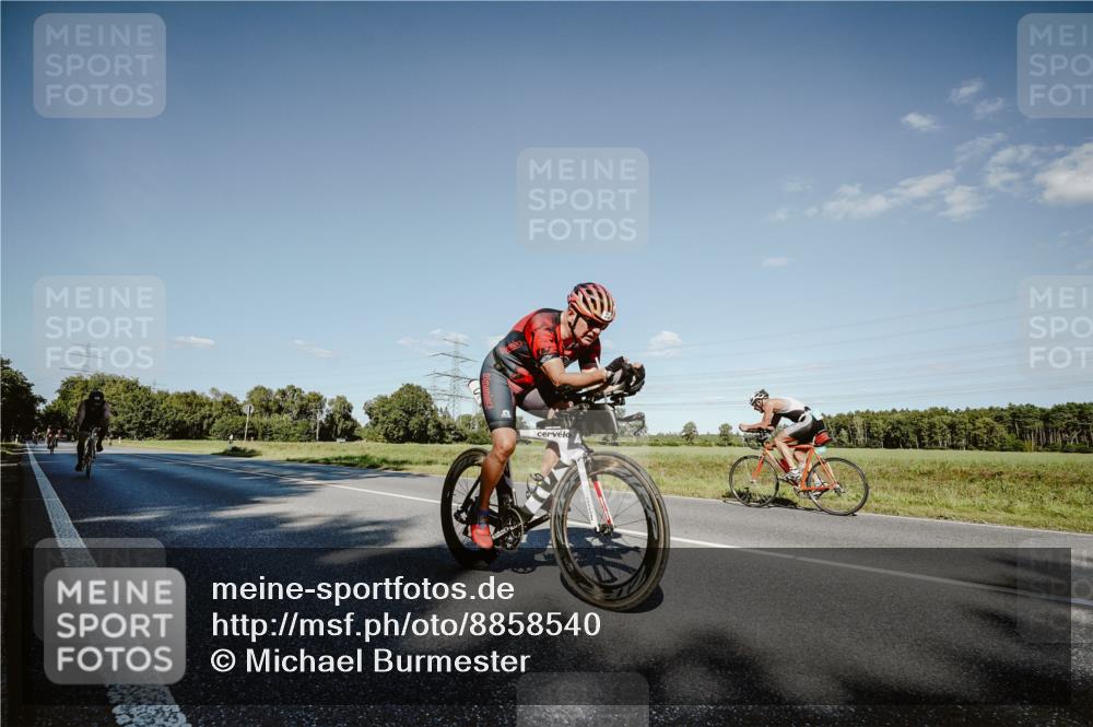 07.09.2025 - 19. Norderstedt Triathlon Michael Burmester http://msf.ph/oto/8858540 07.09.2025 15:40:40 Radfahren 418, 929 meine-sportfotos.de
