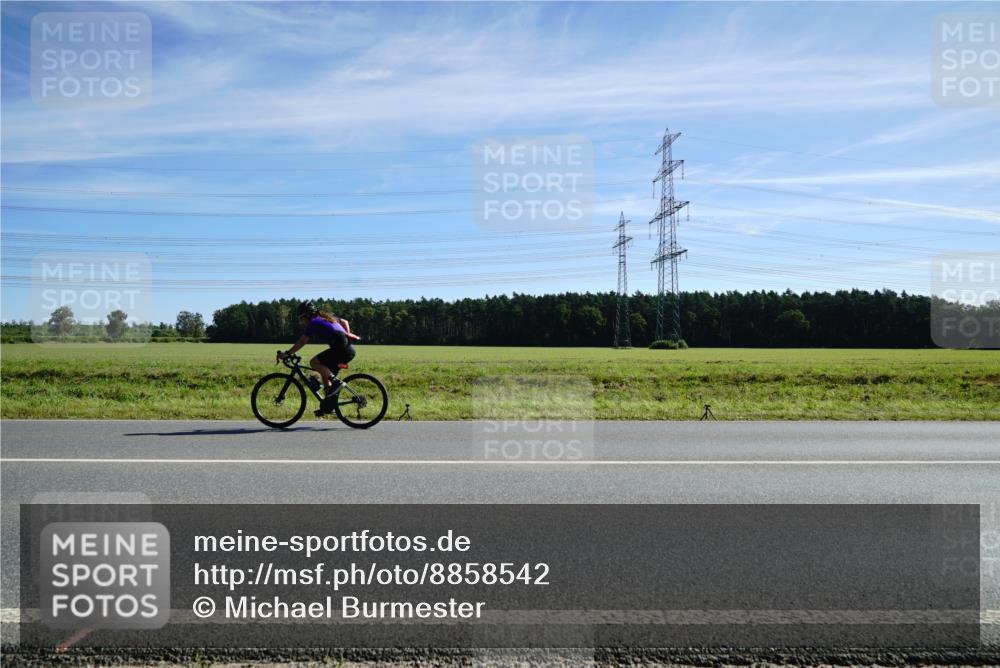 07.09.2025 - 19. Norderstedt Triathlon Michael Burmester http://msf.ph/oto/8858542 07.09.2025 11:30:45 Radfahren 1172 meine-sportfotos.de