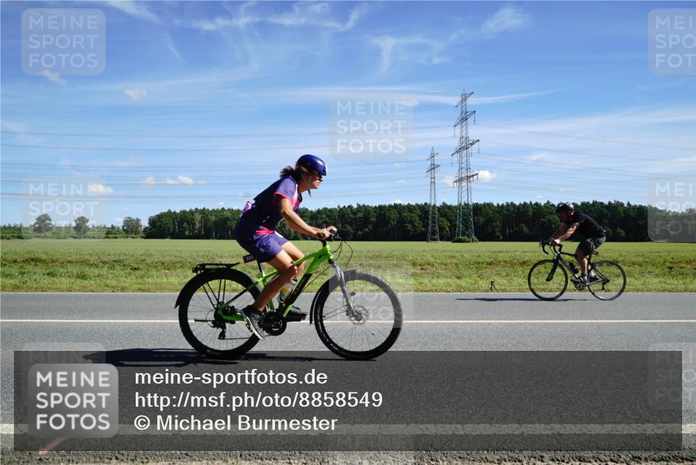 07.09.2025 - 19. Norderstedt Triathlon Michael Burmester http://msf.ph/oto/8858549 07.09.2025 13:13:00 Radfahren 322, 790 meine-sportfotos.de