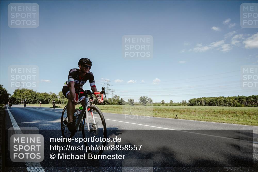 07.09.2025 - 19. Norderstedt Triathlon Michael Burmester http://msf.ph/oto/8858557 07.09.2025 15:40:44 Radfahren 403, 446, 929, 1444 meine-sportfotos.de