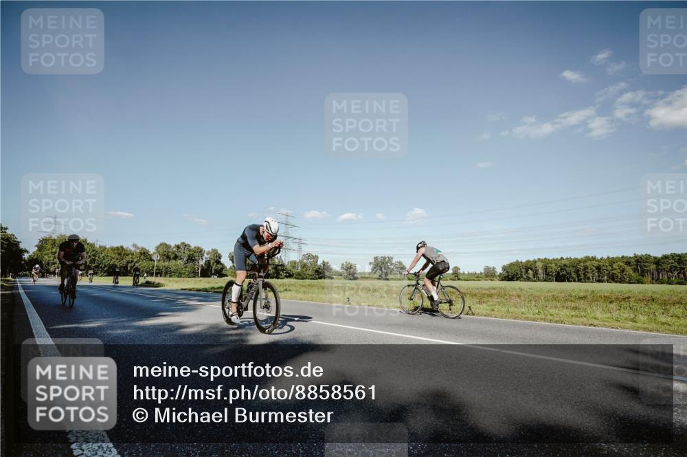 07.09.2025 - 19. Norderstedt Triathlon Michael Burmester http://msf.ph/oto/8858561 07.09.2025 15:40:46 Radfahren 403, 416, 446, 1444 meine-sportfotos.de