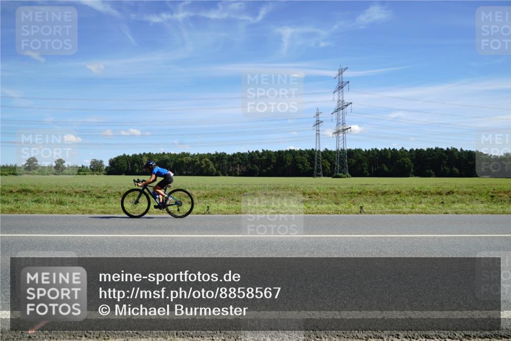 07.09.2025 - 19. Norderstedt Triathlon Michael Burmester http://msf.ph/oto/8858567 07.09.2025 13:13:07 Radfahren 241, 323, 328, 330, 347, 1354 meine-sportfotos.de