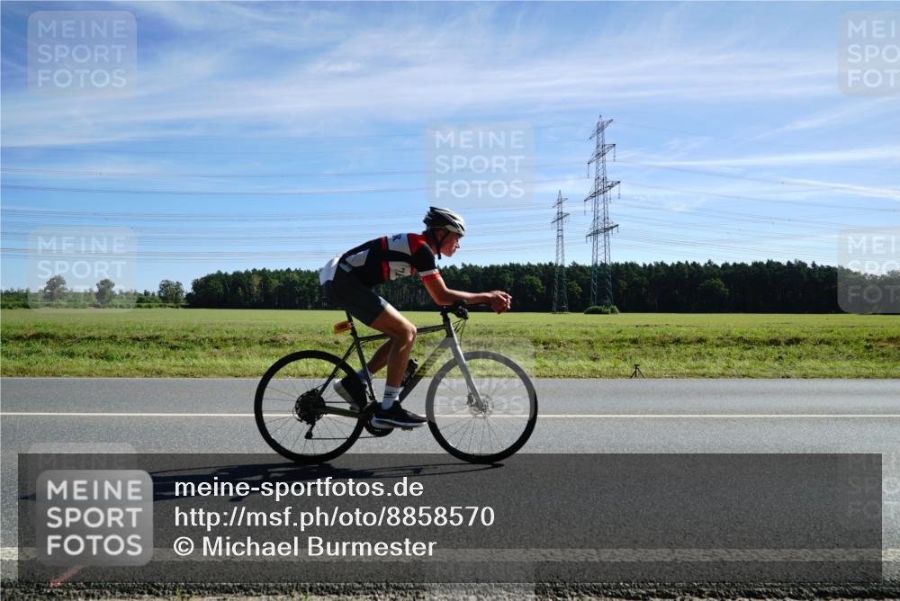 07.09.2025 - 19. Norderstedt Triathlon Michael Burmester http://msf.ph/oto/8858570 07.09.2025 11:30:56 Radfahren 1162, 1202 meine-sportfotos.de