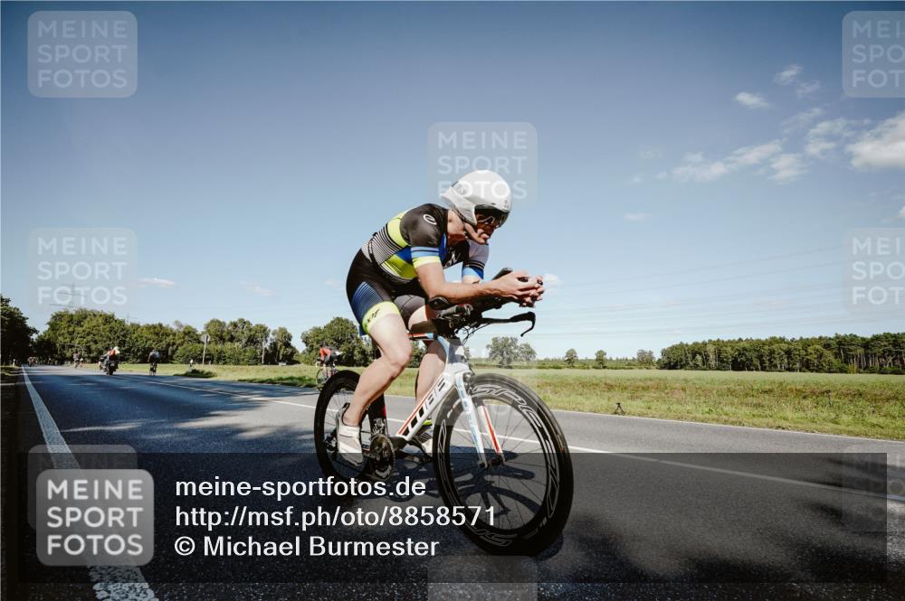 07.09.2025 - 19. Norderstedt Triathlon Michael Burmester http://msf.ph/oto/8858571 07.09.2025 15:40:49 Radfahren 403, 416, 1444 meine-sportfotos.de