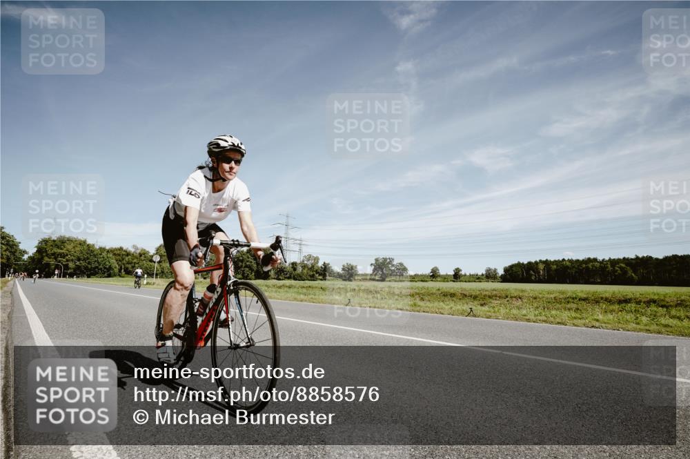 07.09.2025 - 19. Norderstedt Triathlon Michael Burmester http://msf.ph/oto/8858576 07.09.2025 12:33:53 Radfahren 188, 243, 767, 1362 meine-sportfotos.de