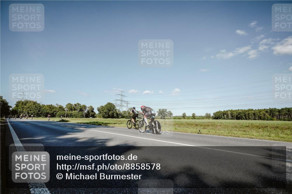 07.09.2025 - 19. Norderstedt Triathlon Michael Burmester http://msf.ph/oto/8858578 07.09.2025 15:40:52 Radfahren 416 meine-sportfotos.de