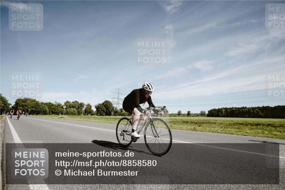 07.09.2025 - 19. Norderstedt Triathlon Michael Burmester http://msf.ph/oto/8858580 07.09.2025 12:33:59 Radfahren 273, 852 meine-sportfotos.de
