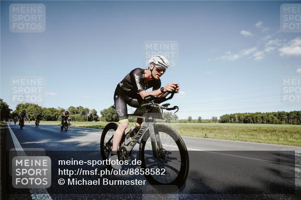 07.09.2025 - 19. Norderstedt Triathlon Michael Burmester http://msf.ph/oto/8858582 07.09.2025 15:40:58 Radfahren 448, 506, 513, 541, 952 meine-sportfotos.de
