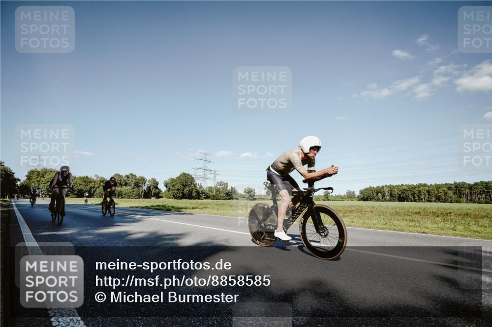 07.09.2025 - 19. Norderstedt Triathlon Michael Burmester http://msf.ph/oto/8858585 07.09.2025 15:40:59 Radfahren 448, 506, 513, 541, 952 meine-sportfotos.de
