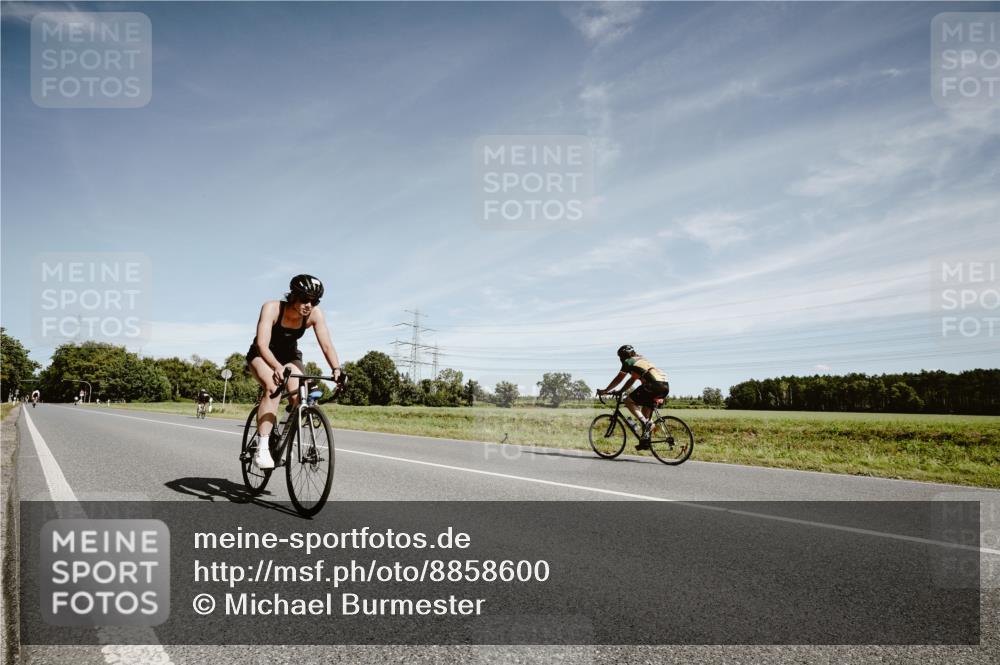 07.09.2025 - 19. Norderstedt Triathlon Michael Burmester http://msf.ph/oto/8858600 07.09.2025 12:34:03 Radfahren 272, 273 meine-sportfotos.de