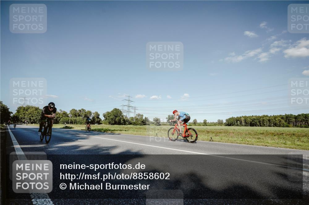 07.09.2025 - 19. Norderstedt Triathlon Michael Burmester http://msf.ph/oto/8858602 07.09.2025 15:41:04 Radfahren 448, 539, 942 meine-sportfotos.de