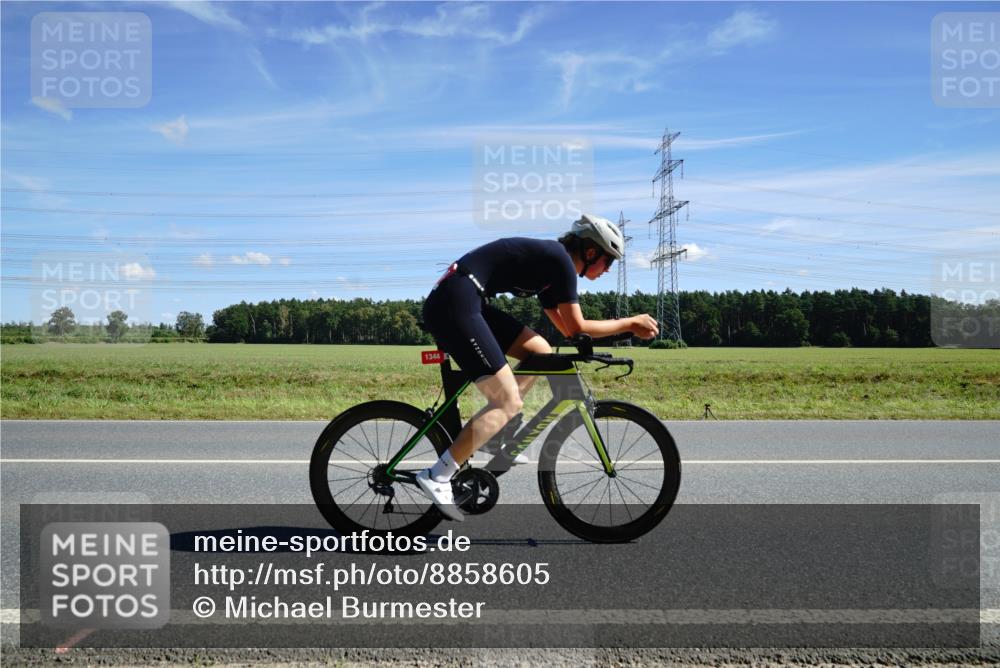07.09.2025 - 19. Norderstedt Triathlon Michael Burmester http://msf.ph/oto/8858605 07.09.2025 13:13:20 Radfahren 197, 353, 1344 meine-sportfotos.de
