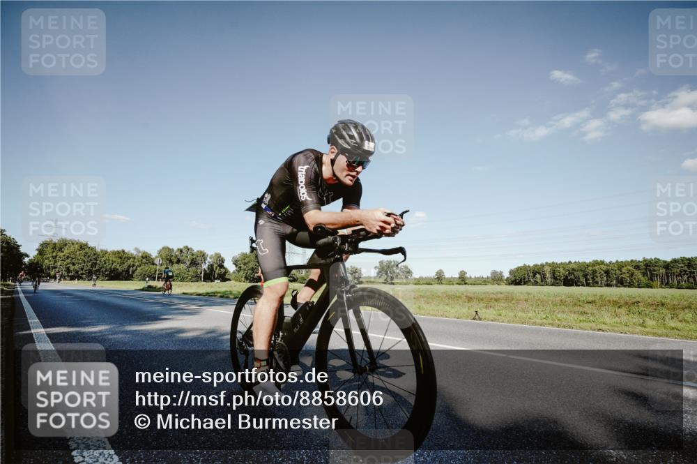 07.09.2025 - 19. Norderstedt Triathlon Michael Burmester http://msf.ph/oto/8858606 07.09.2025 15:41:04 Radfahren 448, 539, 942 meine-sportfotos.de