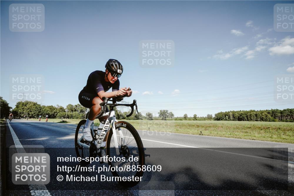 07.09.2025 - 19. Norderstedt Triathlon Michael Burmester http://msf.ph/oto/8858609 07.09.2025 15:41:07 Radfahren 539, 942 meine-sportfotos.de