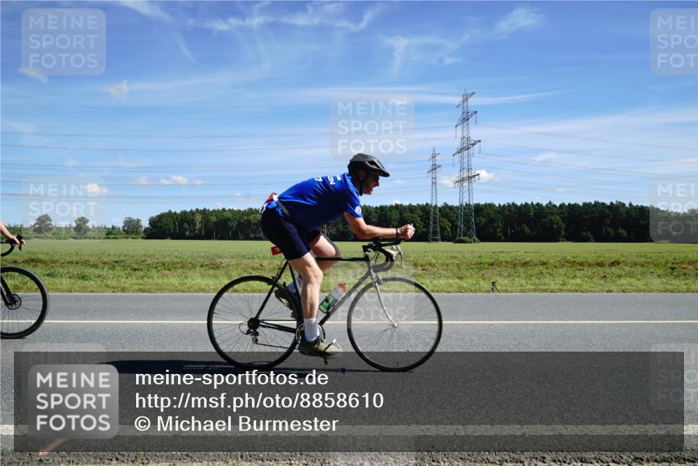 07.09.2025 - 19. Norderstedt Triathlon Michael Burmester http://msf.ph/oto/8858610 07.09.2025 13:13:23 Radfahren 197, 1344 meine-sportfotos.de