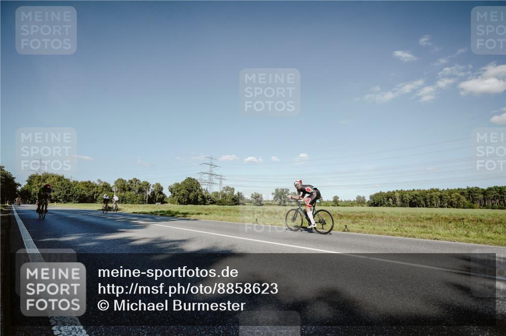 07.09.2025 - 19. Norderstedt Triathlon Michael Burmester http://msf.ph/oto/8858623 07.09.2025 15:41:12 Radfahren 527, 1443 meine-sportfotos.de