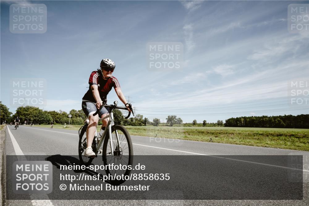 07.09.2025 - 19. Norderstedt Triathlon Michael Burmester http://msf.ph/oto/8858635 07.09.2025 12:34:23 Radfahren 244, 809 meine-sportfotos.de