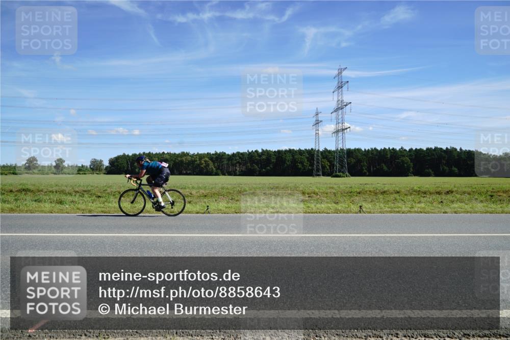 07.09.2025 - 19. Norderstedt Triathlon Michael Burmester http://msf.ph/oto/8858643 07.09.2025 13:14:13 Radfahren  meine-sportfotos.de