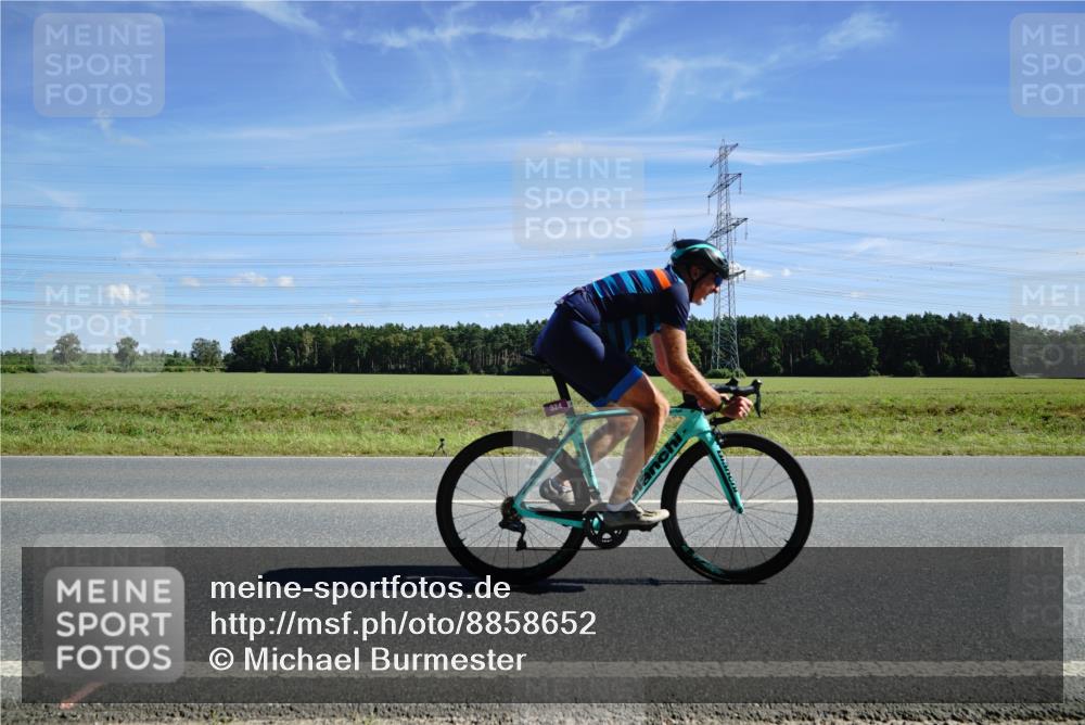 07.09.2025 - 19. Norderstedt Triathlon Michael Burmester http://msf.ph/oto/8858652 07.09.2025 13:14:24 Radfahren 324 meine-sportfotos.de