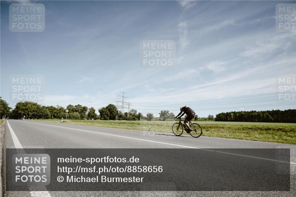 07.09.2025 - 19. Norderstedt Triathlon Michael Burmester http://msf.ph/oto/8858656 07.09.2025 12:34:35 Radfahren  meine-sportfotos.de