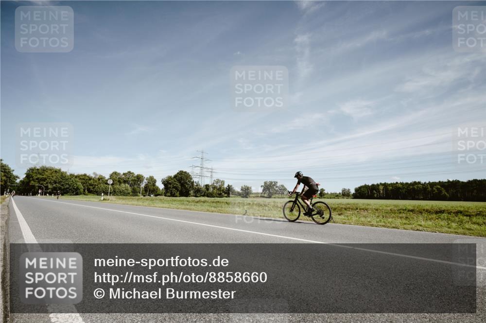 07.09.2025 - 19. Norderstedt Triathlon Michael Burmester http://msf.ph/oto/8858660 07.09.2025 12:34:42 Radfahren  meine-sportfotos.de