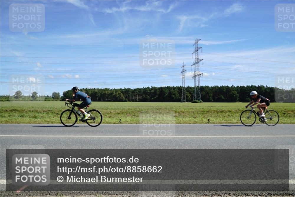 07.09.2025 - 19. Norderstedt Triathlon Michael Burmester http://msf.ph/oto/8858662 07.09.2025 13:14:31 Radfahren 142 meine-sportfotos.de
