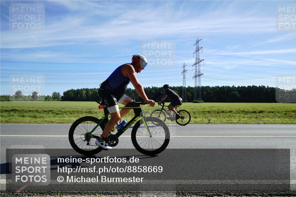 07.09.2025 - 19. Norderstedt Triathlon Michael Burmester http://msf.ph/oto/8858669 07.09.2025 11:31:38 Radfahren 710, 1186 meine-sportfotos.de