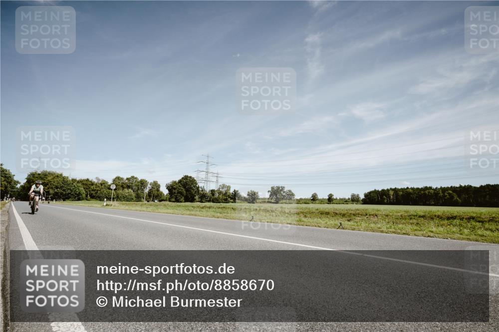 07.09.2025 - 19. Norderstedt Triathlon Michael Burmester http://msf.ph/oto/8858670 07.09.2025 12:34:50 Radfahren 156 meine-sportfotos.de