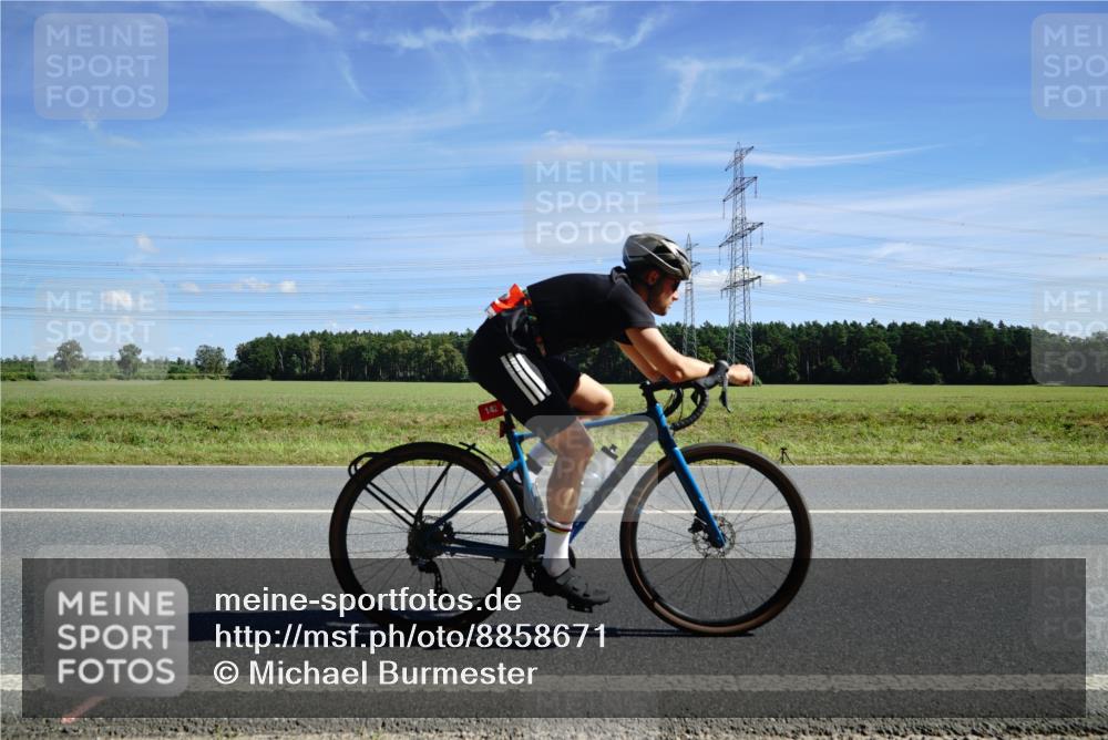 07.09.2025 - 19. Norderstedt Triathlon Michael Burmester http://msf.ph/oto/8858671 07.09.2025 13:14:33 Radfahren 142 meine-sportfotos.de