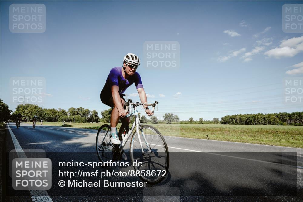 07.09.2025 - 19. Norderstedt Triathlon Michael Burmester http://msf.ph/oto/8858672 07.09.2025 15:41:37 Radfahren 528, 538, 1409, 1545 meine-sportfotos.de