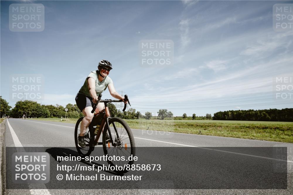 07.09.2025 - 19. Norderstedt Triathlon Michael Burmester http://msf.ph/oto/8858673 07.09.2025 12:34:52 Radfahren 156 meine-sportfotos.de