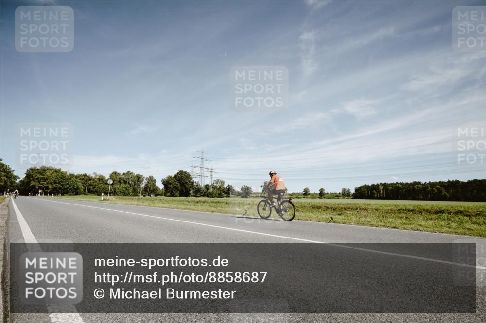 07.09.2025 - 19. Norderstedt Triathlon Michael Burmester http://msf.ph/oto/8858687 07.09.2025 12:34:59 Radfahren  meine-sportfotos.de